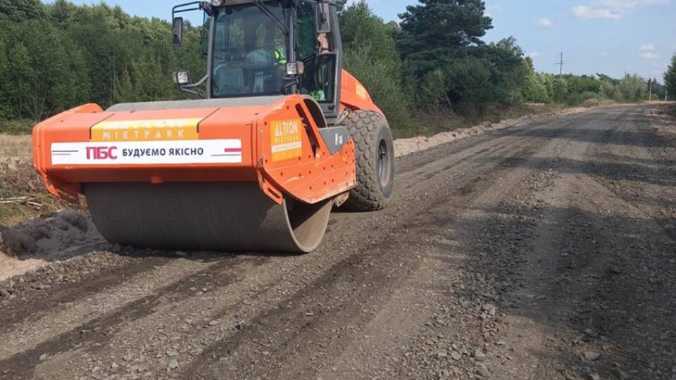 На Волині почали ремонт ще однієї дороги до Світязя