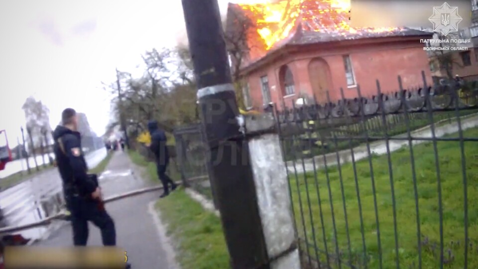 У Ковелі горів житловий будинок: евакуювали 15 осіб. ВІДЕО