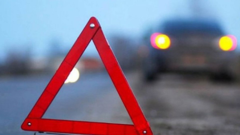 Під Луцьком «ВАЗ» протаранив  хлібовоз. ВІДЕО