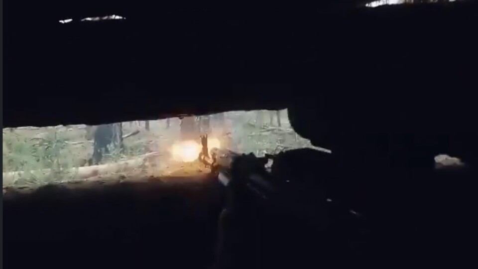 Показали, як бійці волинської бригади відбивають штурм ворога на позиціях. ВІДЕО