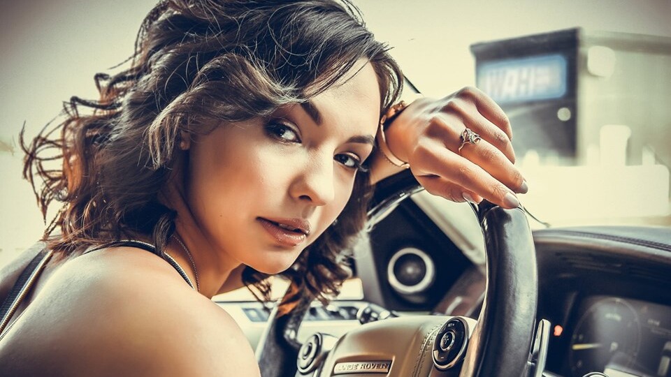 «Дівчата, які рулять – це круто». WEST AUTO HUB презентував стильний фотопроект