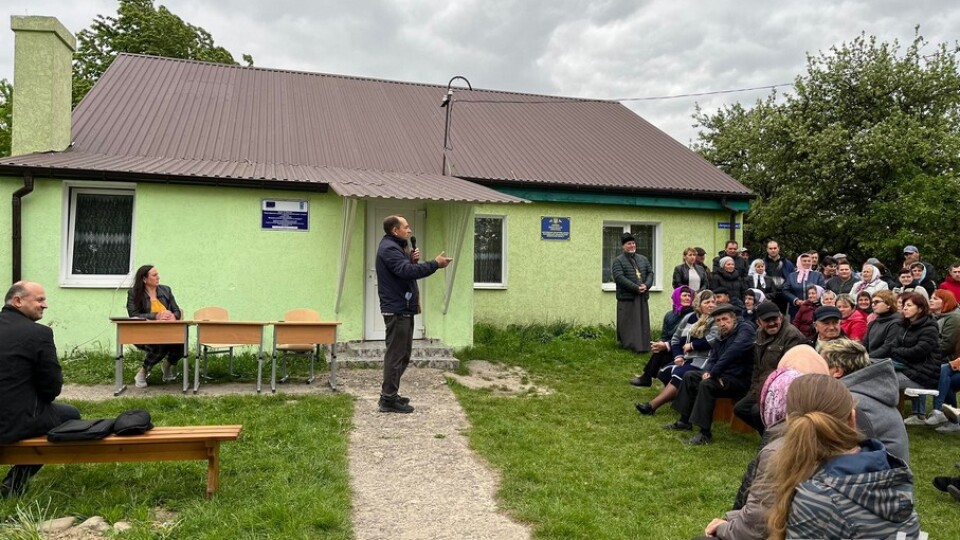 У селі Бортнів громада та священник перейшли до ПЦУ