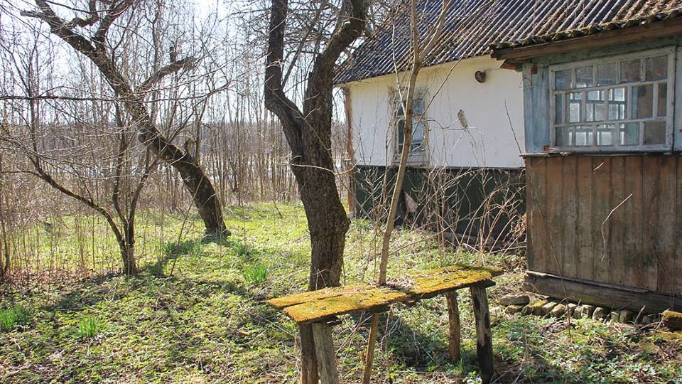 Старе кладовище, церква і  закинуті хати: лучанин подорожує  невідомими місцями Волині. ФОТО