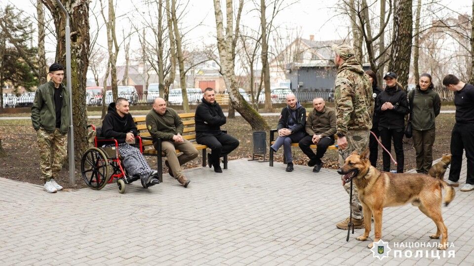 На Волині поліцейські допомагають пораненим військовим долати стрес