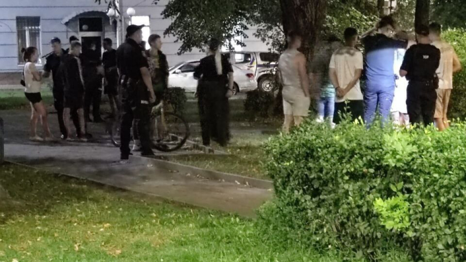 У Луцьку біля приміщення Нацполіції сталася бійка і стрілянина. Відео