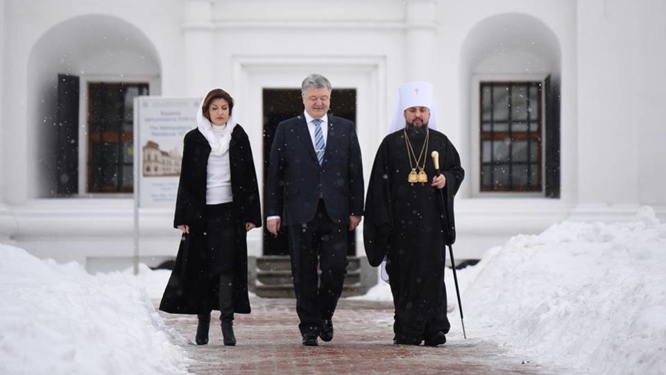 Причастя Порошенка, винос Томосу, древні стіни Софії. Перше Різдво нової церкви. ФОТОРЕПОРТАЖ