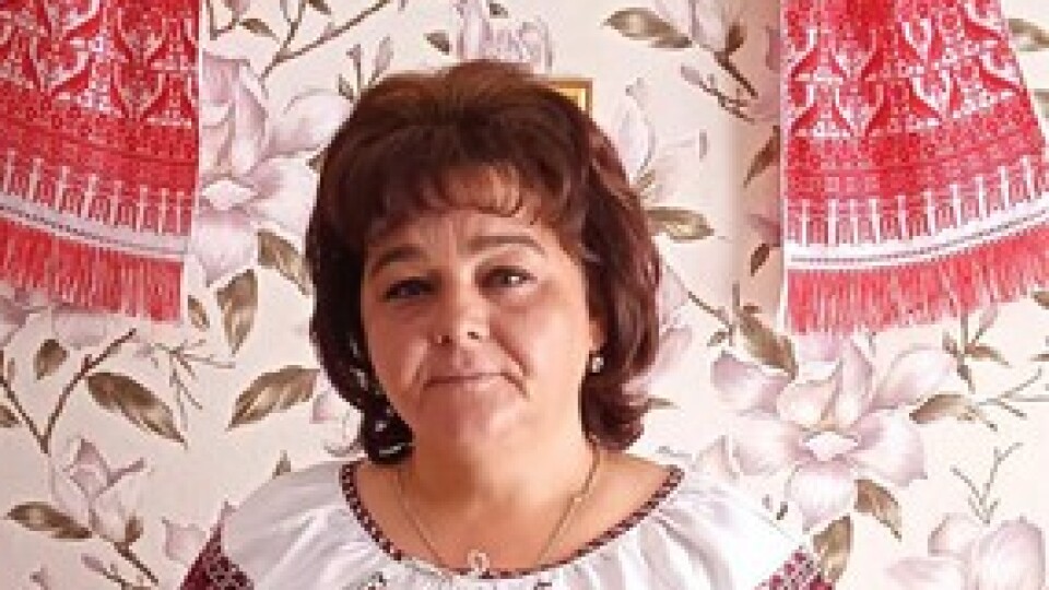 За роботу береться тільки з щирими помислами: рукодільниця з Волині вишиває ікони і дарує їх у храми