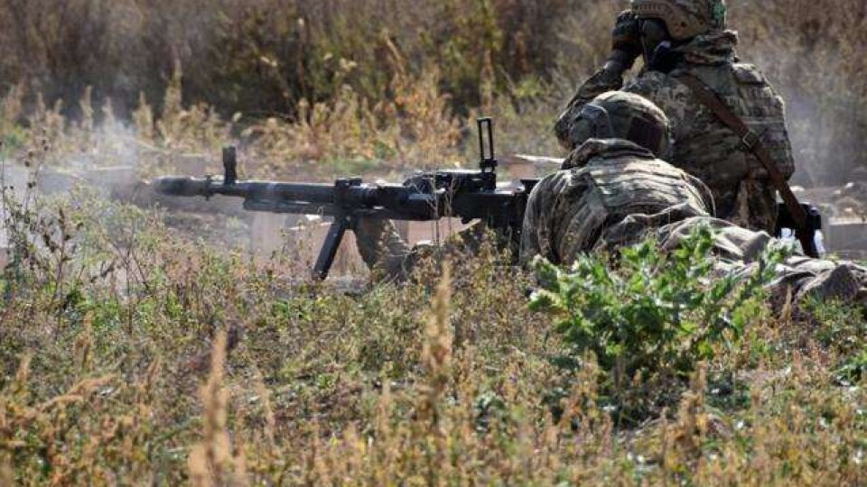 На Донбасі поранили українського військового