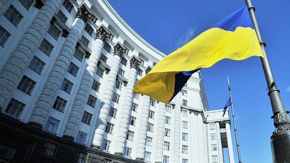 Кабмін віддав 62 мільйони передбачені для онкохворих на дороги