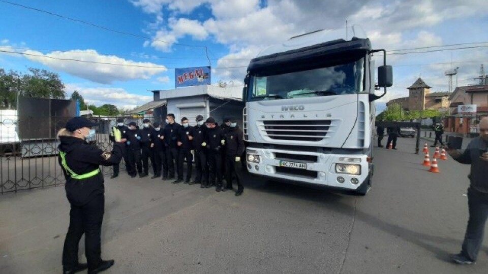 На Старому ринку проводять демонтаж трьох контейнерів