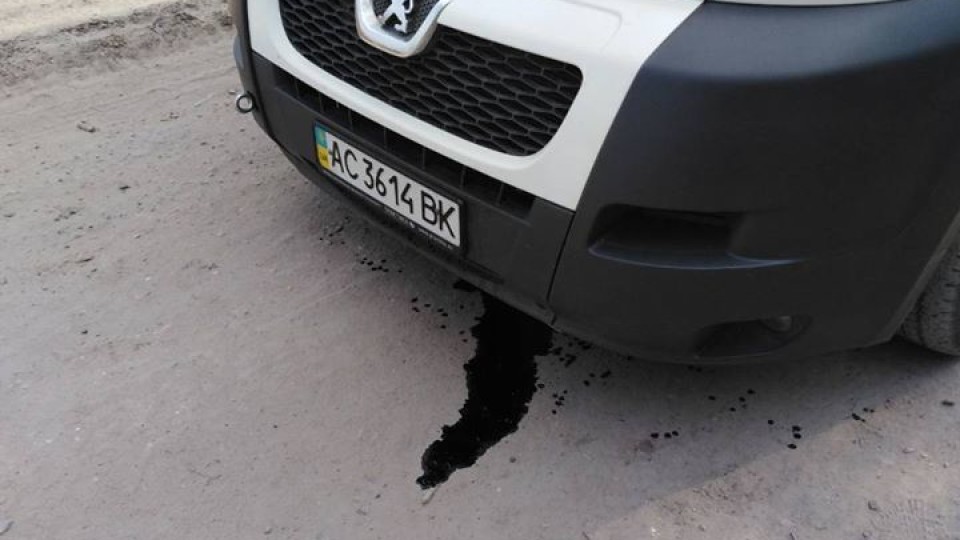 На Волині людина впала з висоти. «Швидка» не доїхала на виклик через погану дорогу. ФОТО
