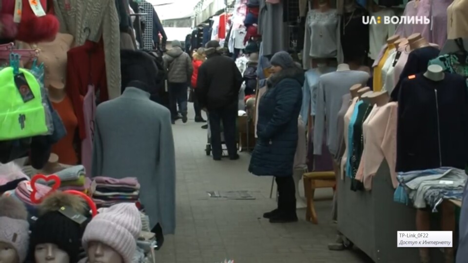 «На бізнесі можна ставити хрест». Підприємці Старого ринку збирають підписи проти переселення