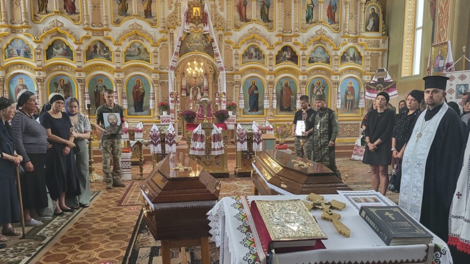У Ковелі попрощалися з військовими, які загинули в ДТП