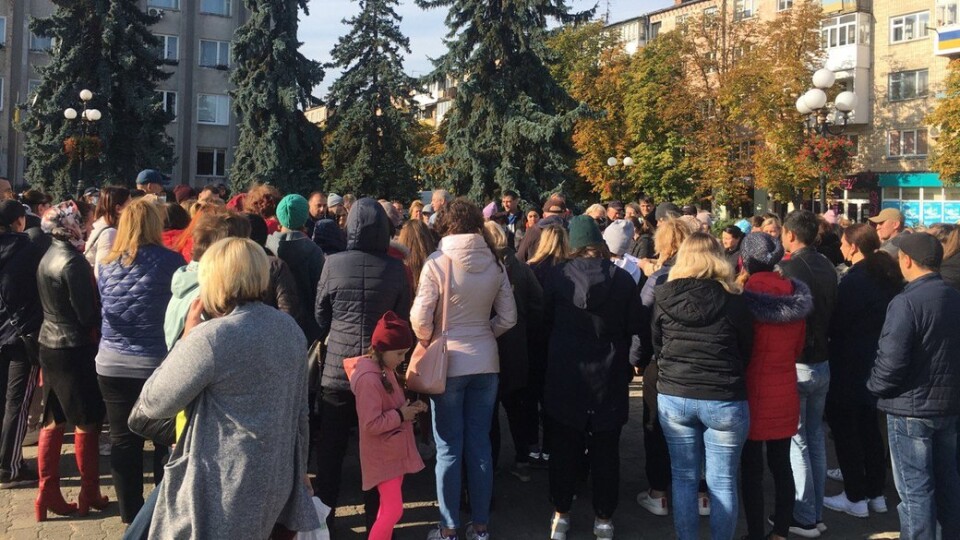 У Ковелі батьки вимагають відновити очне навчання у школах