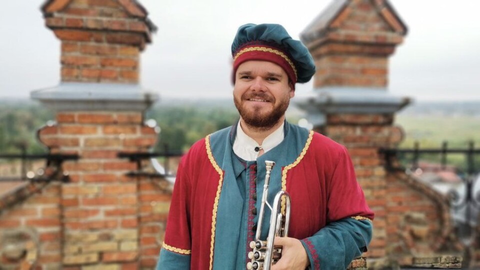 Гра в «квача»: луцький кликун збирає кошти для військових