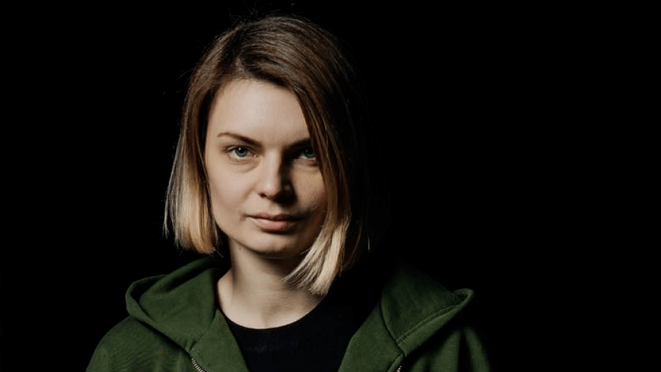 «Він шле фото трупів. Я ставлю сердечка». Волонтерка Оля Валянік
