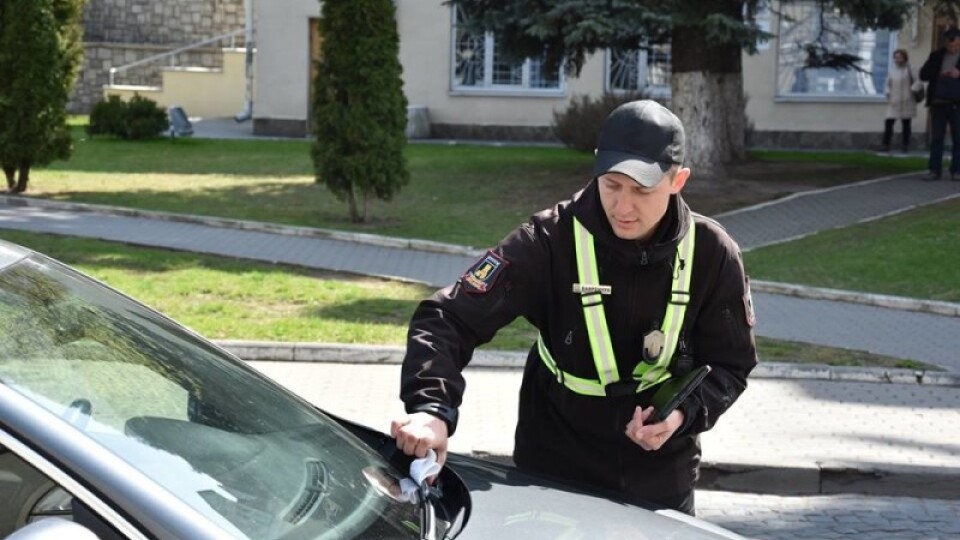 У Луцьку інспектори з паркування за два дні наштрафували на 20 тисяч гривень