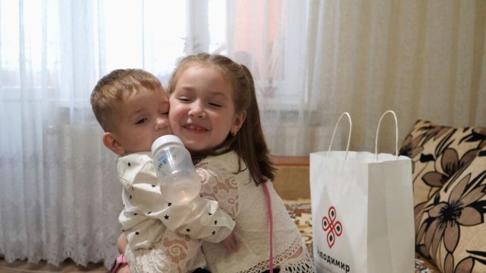 Донька загиблого Героя 14-ї бригади хоче передати на ЗСУ подаровані на іменини гроші. ФОТО