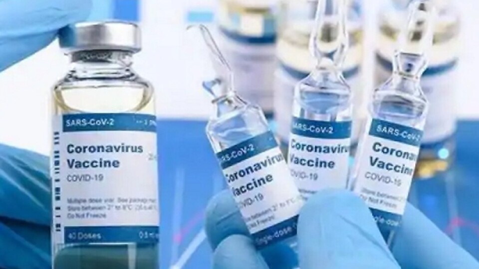 Зеленський підписав указ про вакцинацію від COVID-19. До кінця року мають щепити більшість дорослих