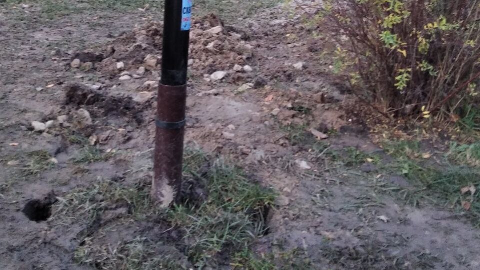 Налякані, що води не стане: лучани масово роблять свердловини в дворах багатоповерхівок