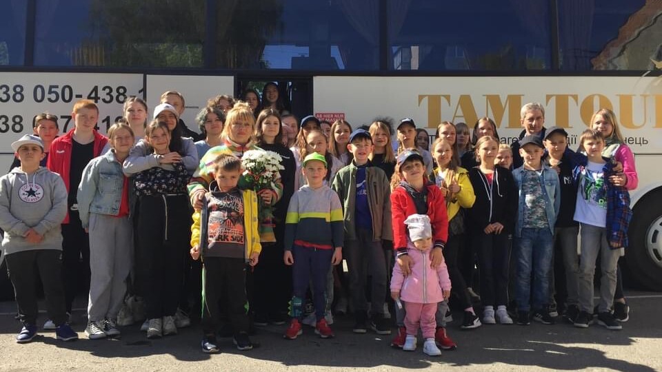 Дорогою додому співали «Волинь моя»: у Ковель повернулися діти із Німеччини