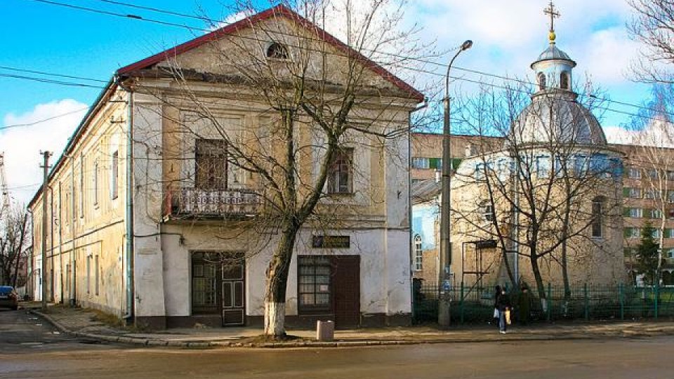 Винагороду за пійманого вандала активісти віддали у луцький монастир