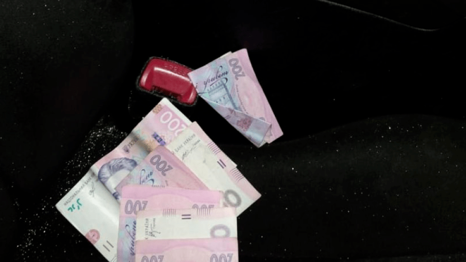 На Волині п'яний водій мотоцикла намагався дати хабаря поліцейським