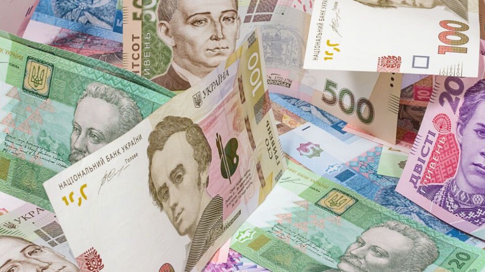 В Україні для переказів від 5 тисяч гривень відтепер потрібен паспорт
