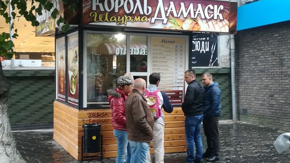 Кіоск із шаурмою в центрі Луцька мають демонтувати протягом дня, – рішення виконкому міськради