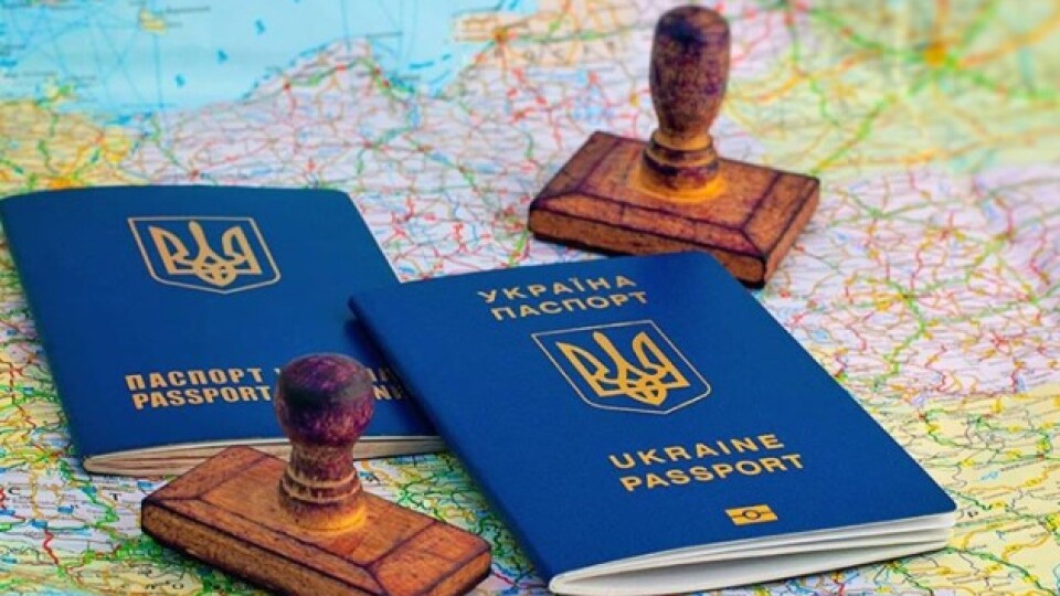 Через скандальне рішення Конституційного Суду можуть призупинити безвіз