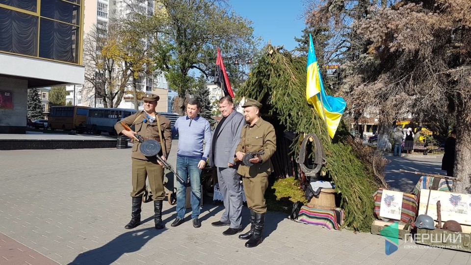 Бандерівці, криївки та пісні: у центрі Луцька розгорнулися повстанські курені. ФОТО