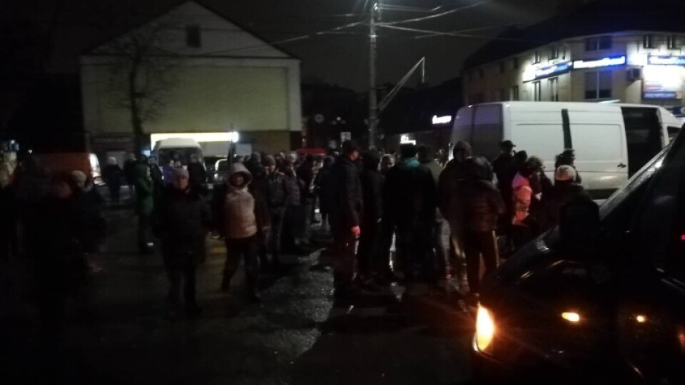 «Поліція стала на бік натовпу невідомих осіб, а не закону», – Луцькрада про нічні події на ринку