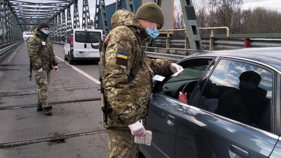 На Волині перевізник за 10 000 доларів переправляв чоловіків за кордон