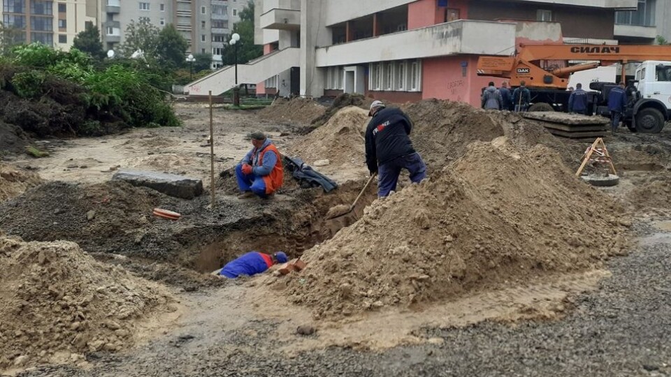 На якому етапі реконструкція площі перед Палацом урочистих подій у Луцьку