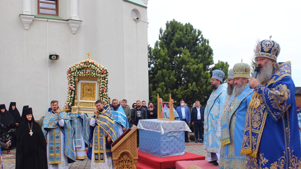 У Зимному молилися намісник Києво-Печерської лаври та голова Волинської ОДА