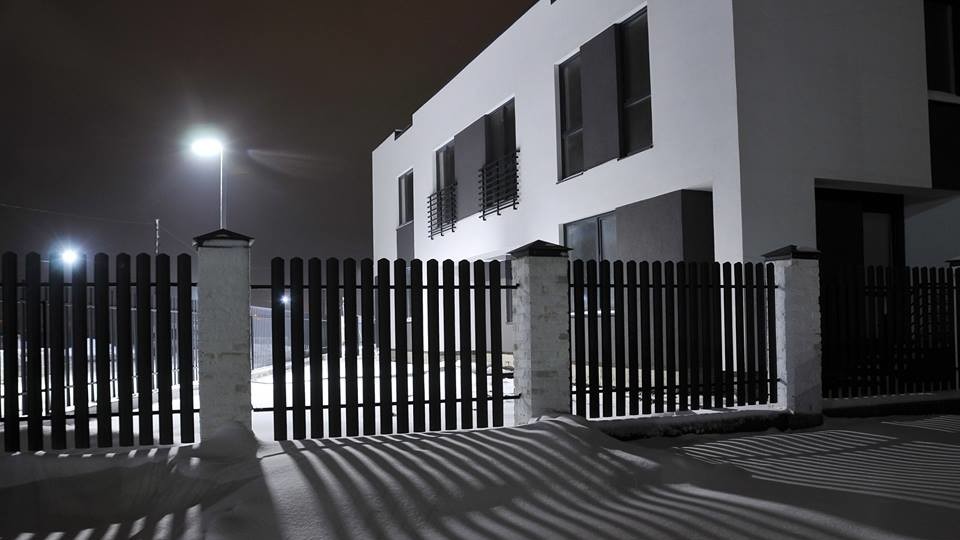 Вечірні вогні Оріону: на «космічному» комплексі під Луцьком запрацювали стильні ліхтарі. ФОТО