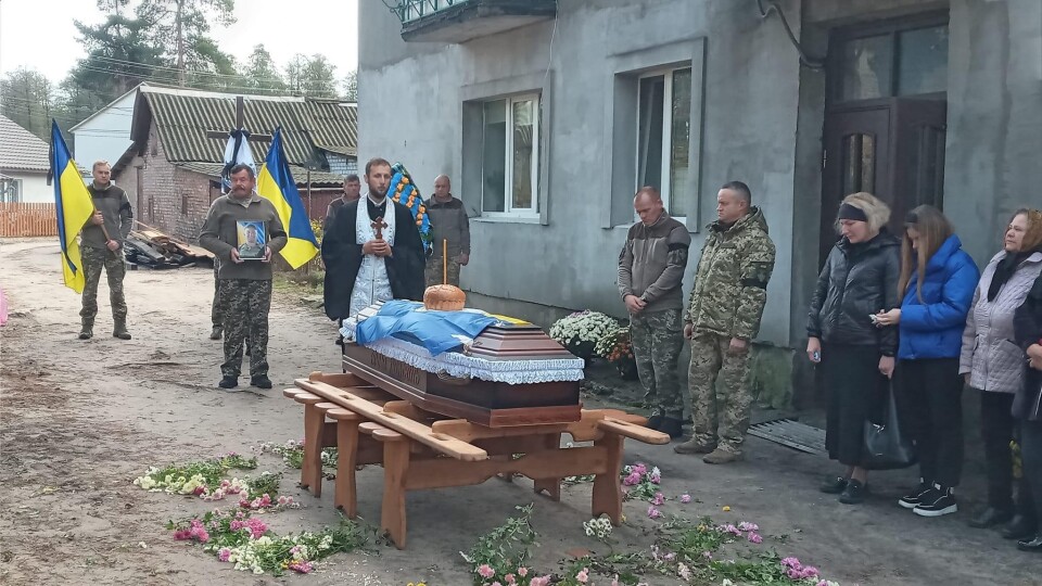 На Волині провели в останню дорогу Героя Володимира Карпука. ФОТО