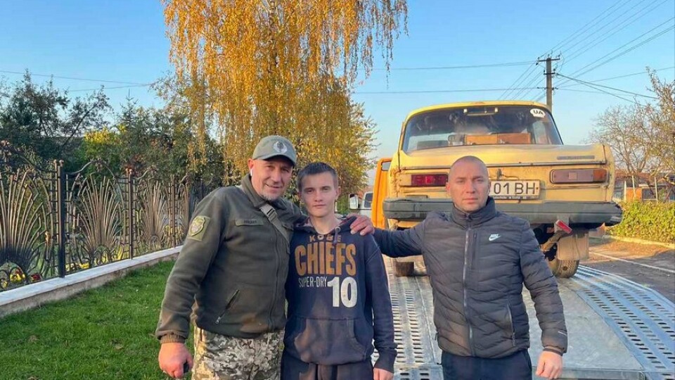 Мешканців з двох громад на Волині віддали свої авто для ЗСУ