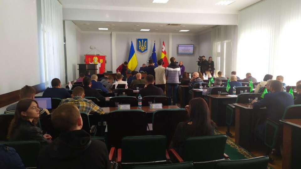 Щоб не допустити капітуляції за «формулою Штайнмаєра». Депутати Луцькради звернулися до президента