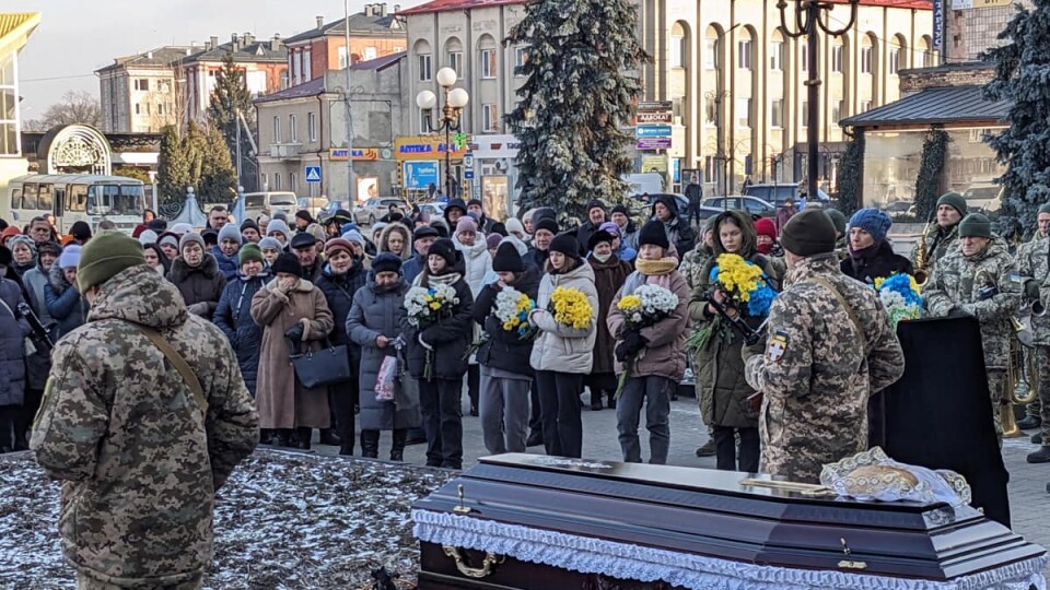 Навіки 40: у місті на Волині попрощалися із Героєм Віталієм Гаранем. ФОТО