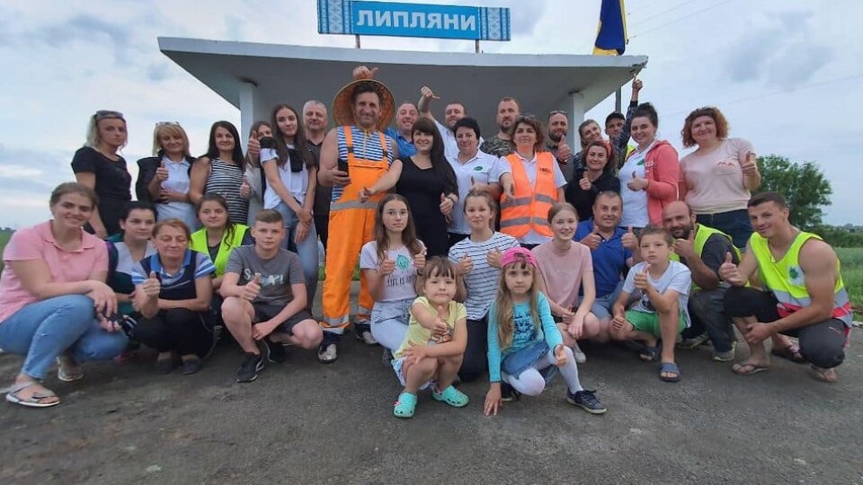 Вздовж дороги Луцьк-Жидичин волиняни висадили 5 тисяч кущів чорнобривців