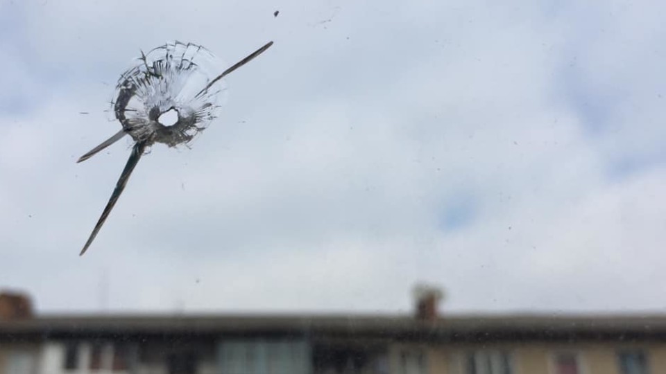 Невідомі стріляли у вікно депутата Волиньради