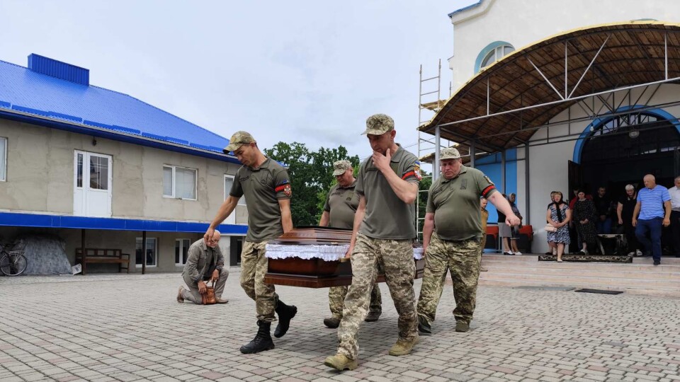 На Волині попрощалися з воїном Петром Момотюком. ФОТО