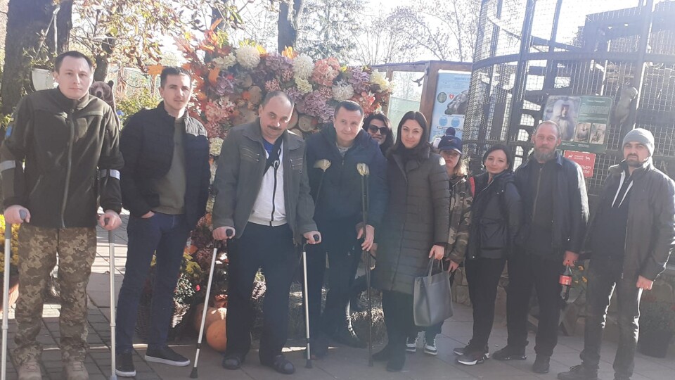 Взаємодія з тваринами: як Луцький зоопарк допомагає у реабілітації військових