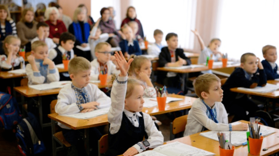 На Волині проти коронавірусу щепилися майже 40% освітян