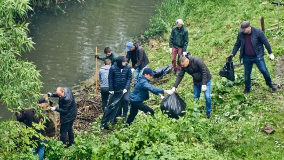 У Луцьку відбулась толока. Очистили береги Сапалаївки