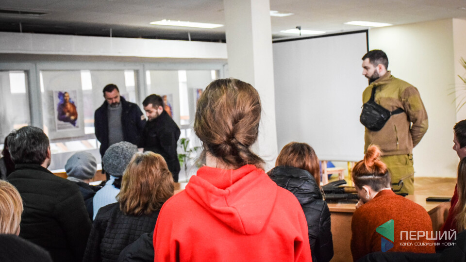 «Обійми дуже допомагають». Як ми слухали луцьку психологиню і рятувалися від війни. РЕПОРТАЖ