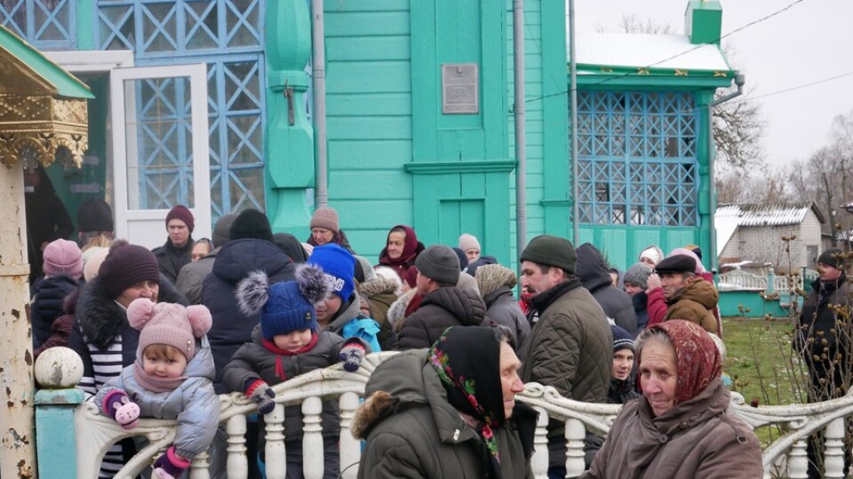 У волинському селі віряни будуть чергувати біля церкви, яку нещодавно обікрали. ФОТО