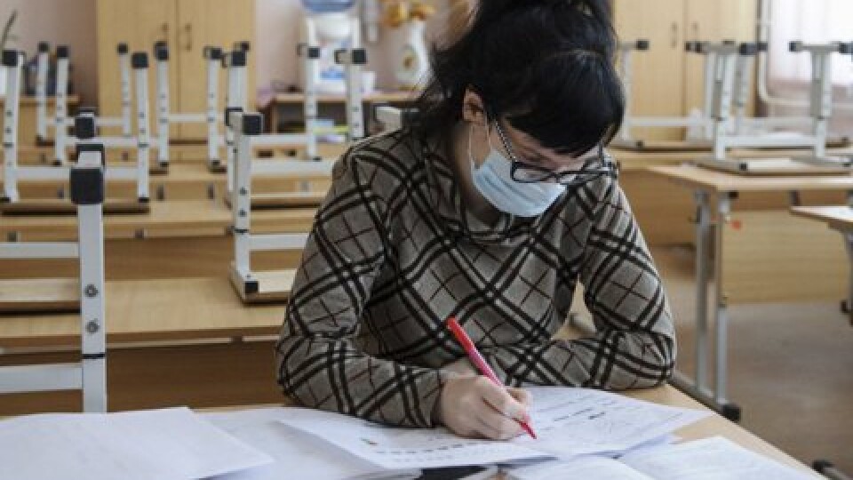 Скільки учнів і вчителів на Волині захворіли на COVID-19? Скільки шкіл на дистанційному навчанні?