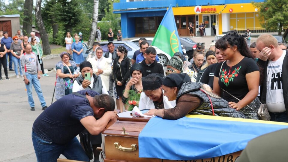 На Волині попрощалися з воїном Русланом Юзепчуком. ФОТО